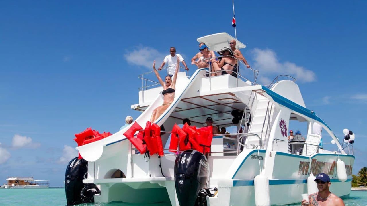 Punta Cana Boat Cruise and Snorkeling with Open Bar β Guided tour and outdoor activity